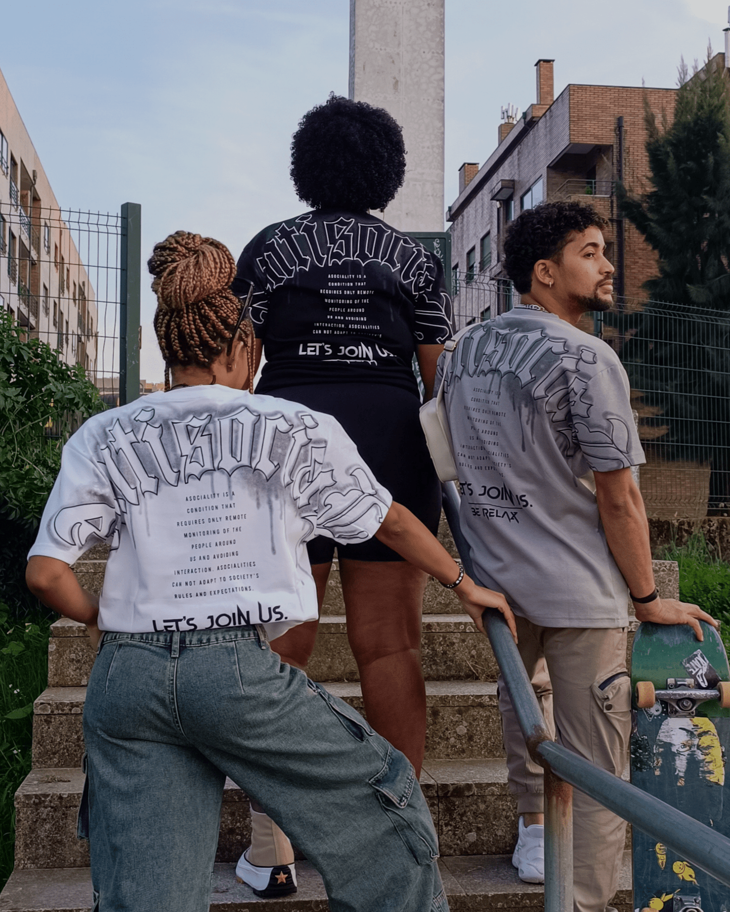 T-shirt Oversize Antisocial - 𝐊𝐖𝐀𝐋𝐊𝐄𝐑